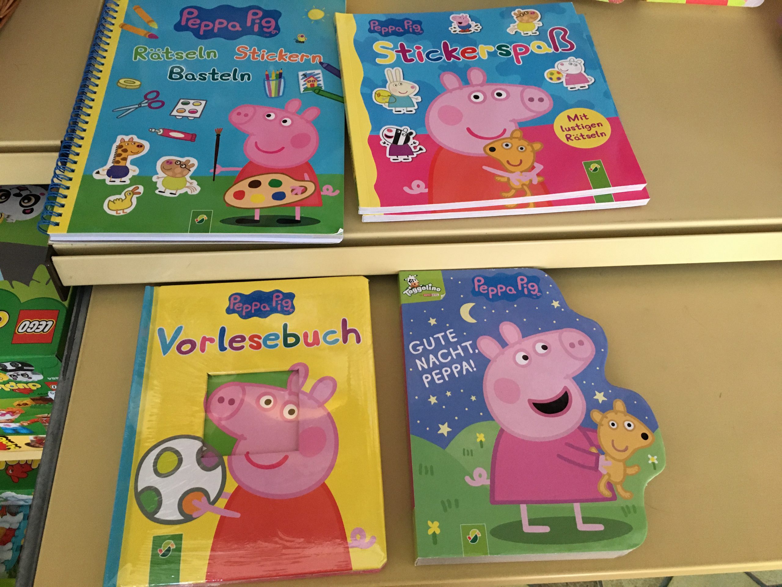 Peppa Pig verschiedene Bücher.