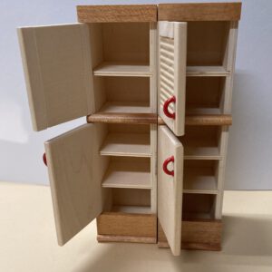 Bodo Hennig - Hochschrank natur/hellbraun und roten Griffen